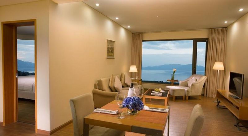 Angsana Fuxian Lake Chengjiang  Exterior photo
