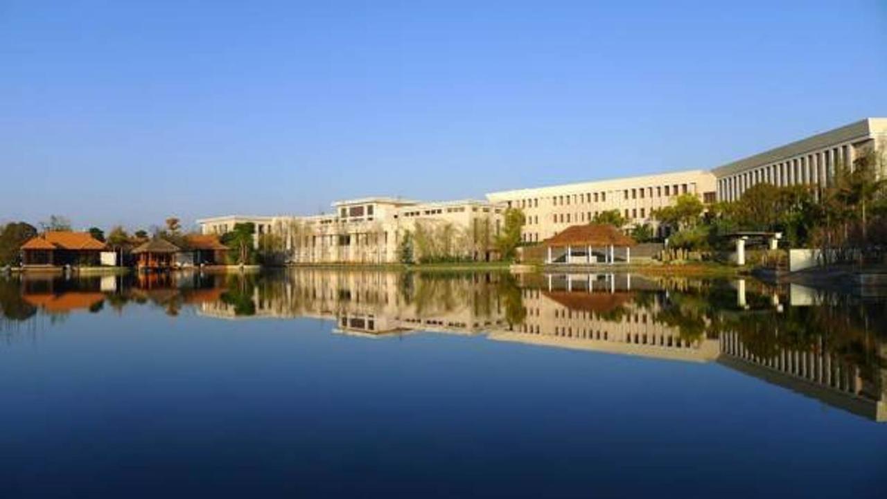 Angsana Fuxian Lake Chengjiang  Exterior photo